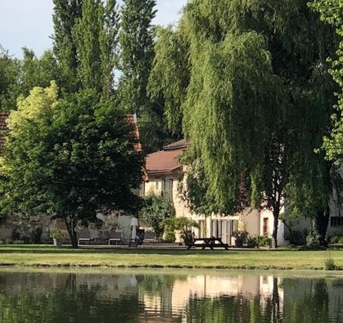Le Moulin De Longchamp - Maison D'Hotes Lent 外观 照片